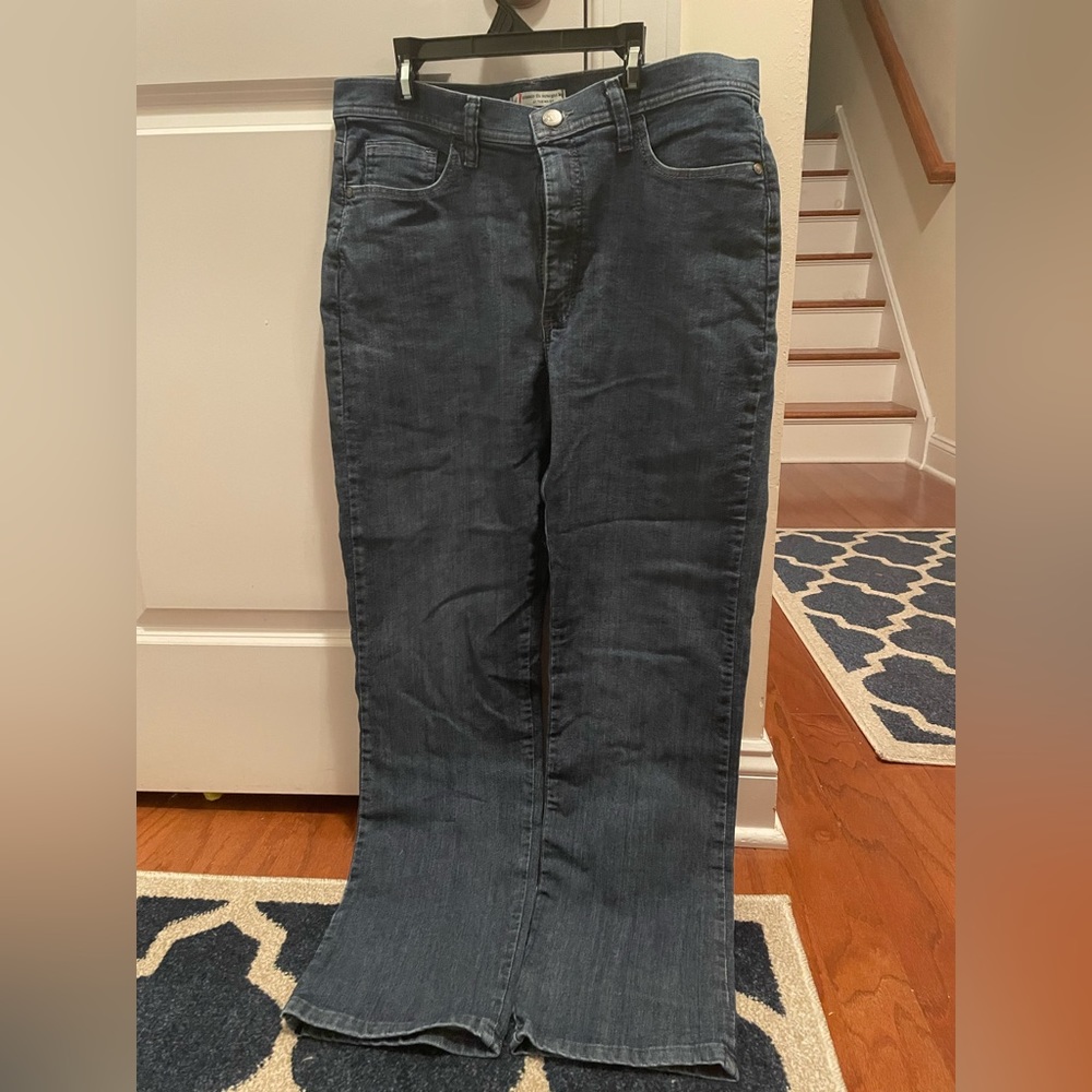 Lee Classic Fit Straight Leg at the Waist Size 12 Jean